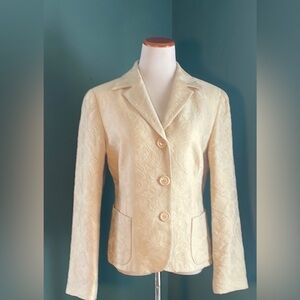 Elegant Cream Women's Blazer never worn
Has tags on it